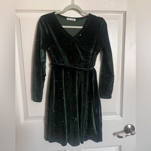 Elegant Green Velvet Wrap Dress